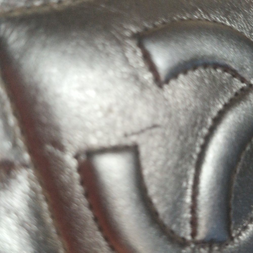 Chic Gold Quilted Bag - Picture 4 of 6